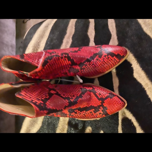 LBERTO ZAGO Snakeskin-Effect Leather Ankle Booties - Picture 8 of 9